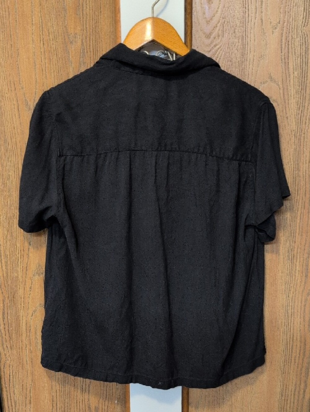 Tommy Bahama Black Short-Sleeve Button-Down Shirt - Picture 2 of 4